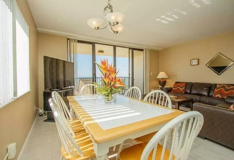 هتل Harborview Sea Winds