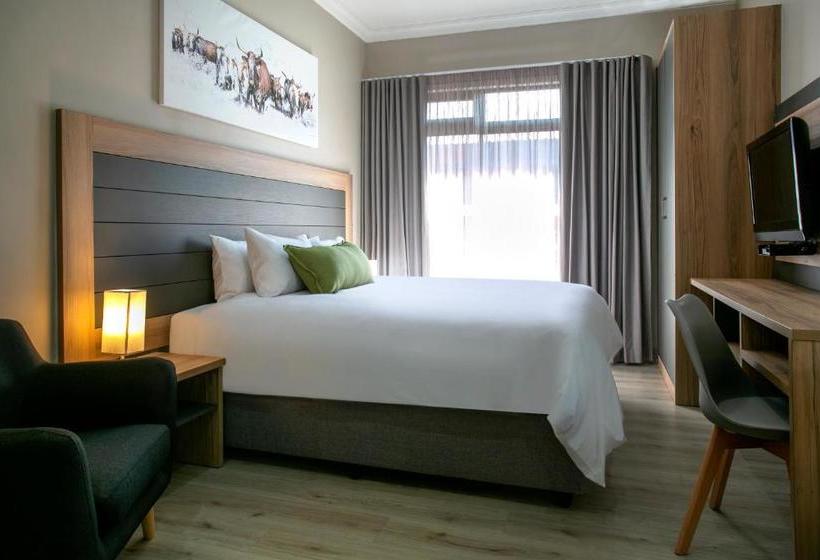 ホテル At Hatfield Apartments