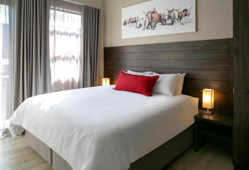 ホテル At Hatfield Apartments