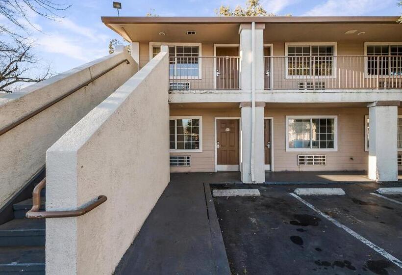 فندق Heritage Inn Express Chico