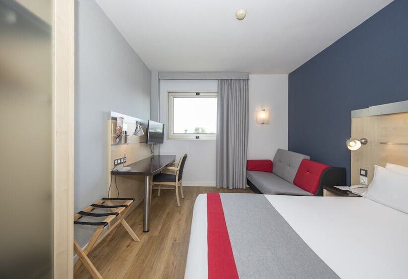 Отель Holiday Inn Express Barcelona   Montmeló, An Ihg