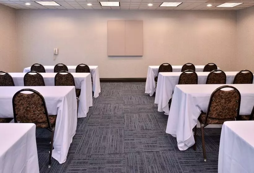 Отель Holiday Inn Express Portland West/hillsboro, An Ihg