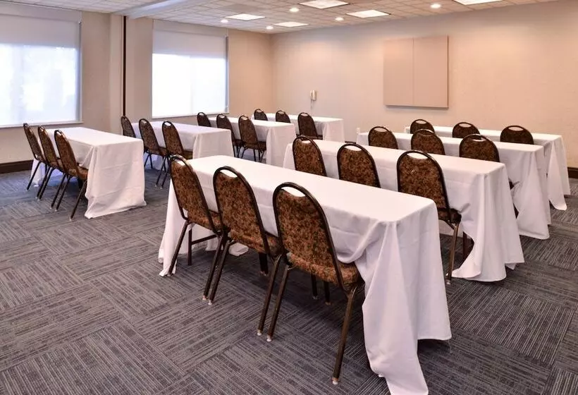 Отель Holiday Inn Express Portland West/hillsboro, An Ihg