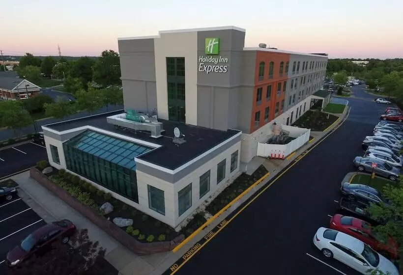 Отель Holiday Inn Express Quantico   Stafford, An Ihg