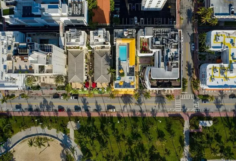 Leslie Hotel Ocean Drive