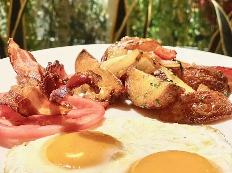 Leslie Hotel Ocean Drive