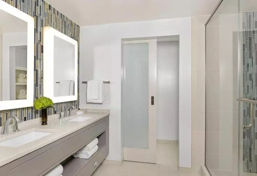 Отель Marriott's Barony Beach Club