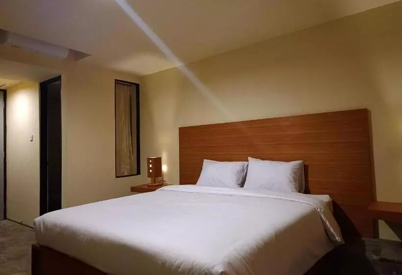 酒店 Kuta Living By Kamara