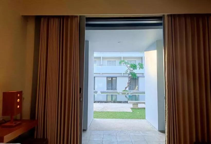 酒店 Kuta Living By Kamara