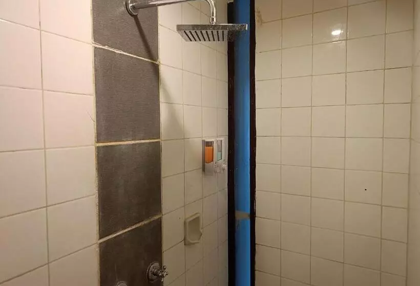 酒店 Kuta Living By Kamara