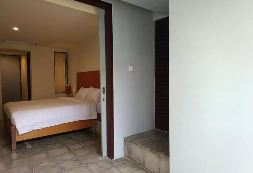 酒店 Kuta Living By Kamara