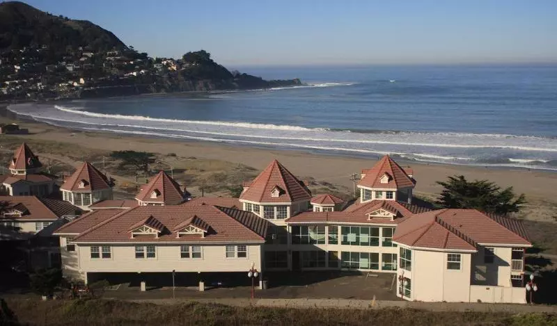 Отель Pacifica Beach