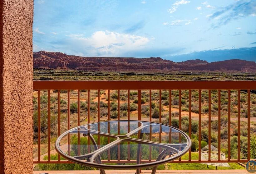 Otel Red Mountain Resort