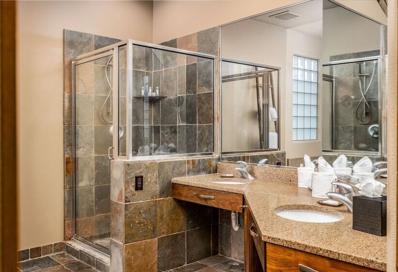 Otel Red Mountain Resort