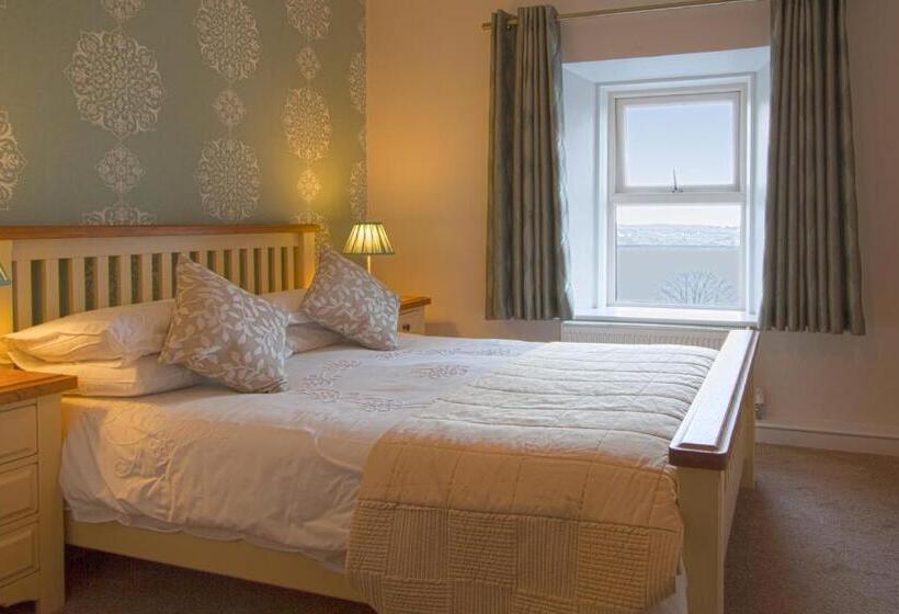 בית מלון כפרי Roundstone House