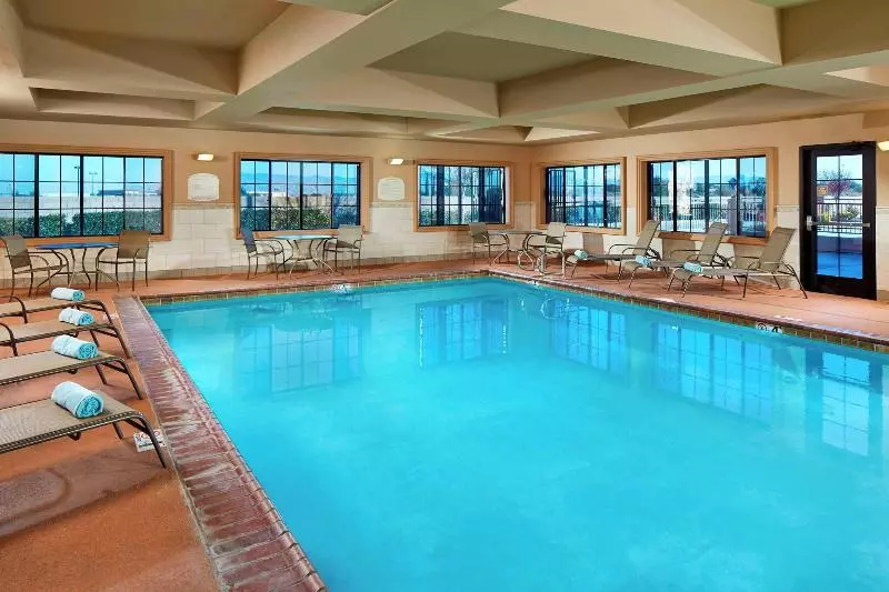 Отель Best Western Hesperia Victorville Suites