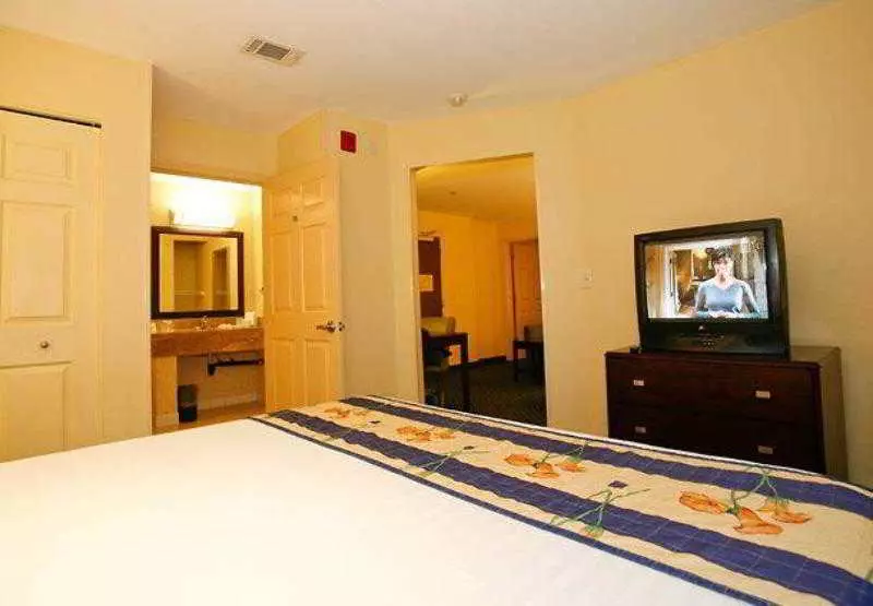 Отель Best Western Hesperia Victorville Suites