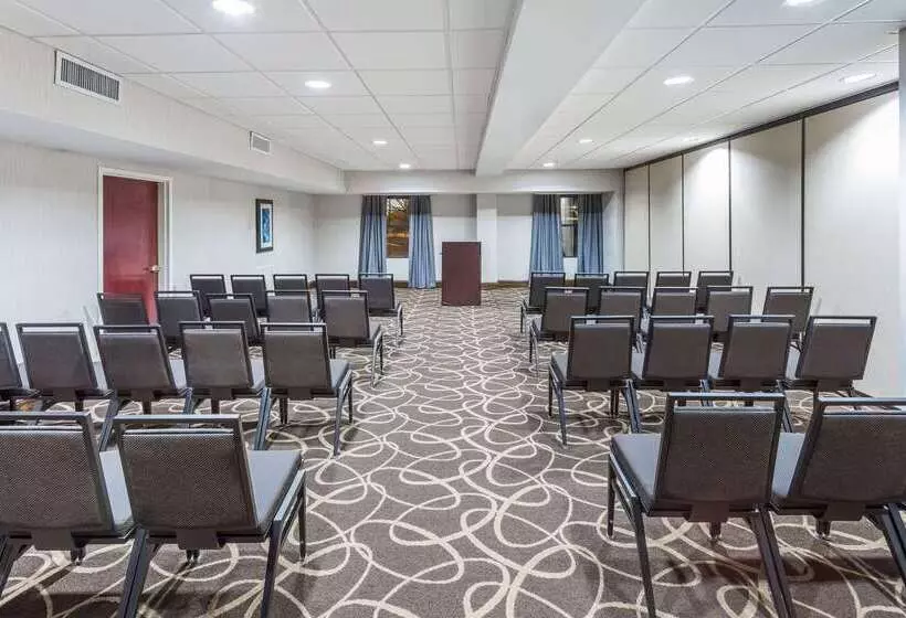 هتل Wingate By Wyndham High Point