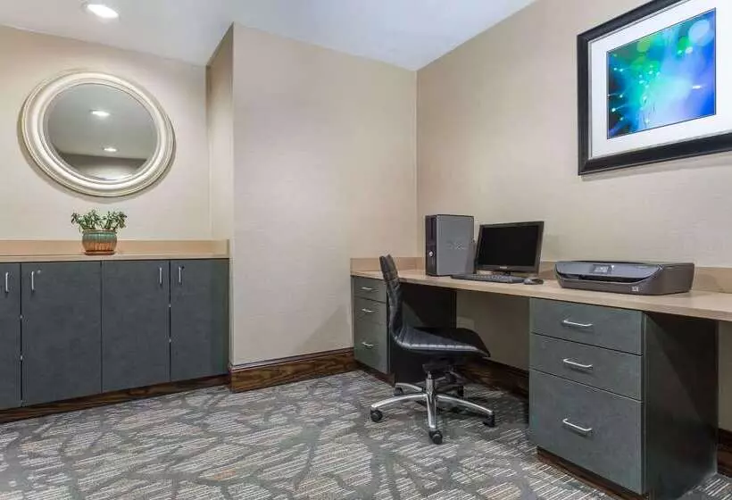 هتل Wingate By Wyndham High Point