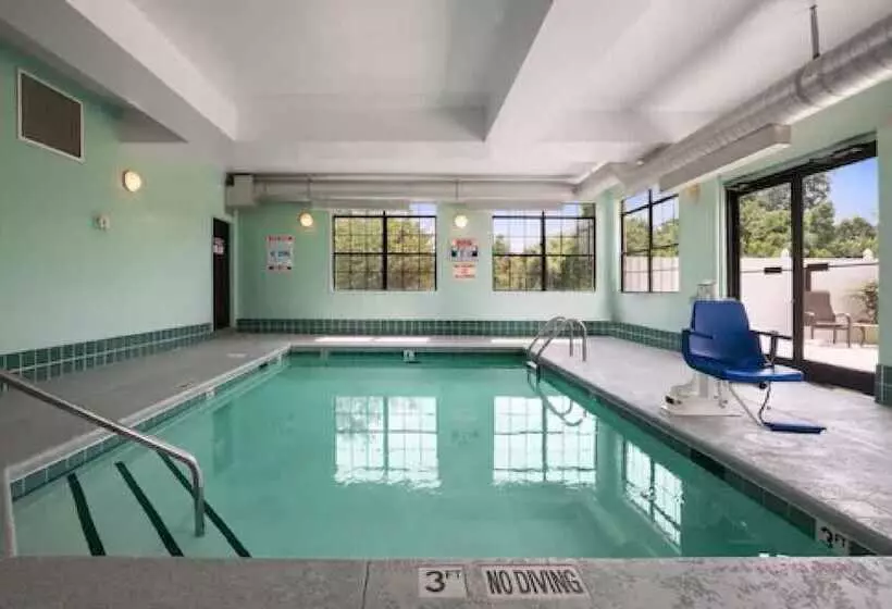 هتل Wingate By Wyndham High Point