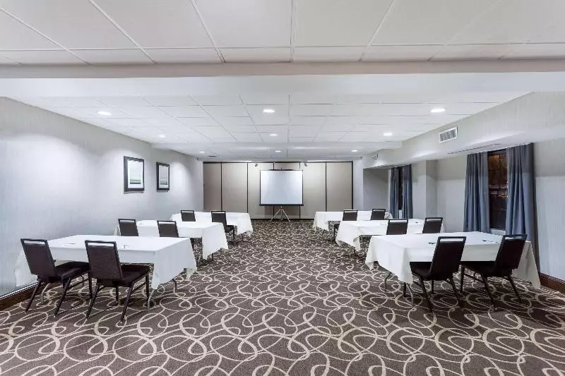 هتل Wingate By Wyndham High Point