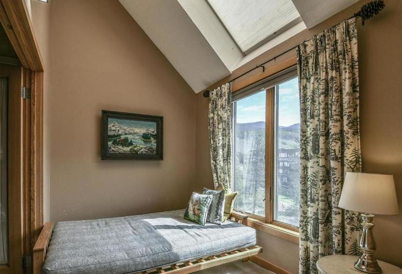 The Pines Condominiums