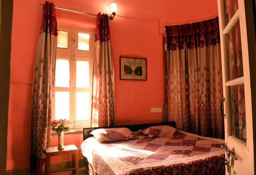 Aamiaismajoitus (B&B) Solan Retreat