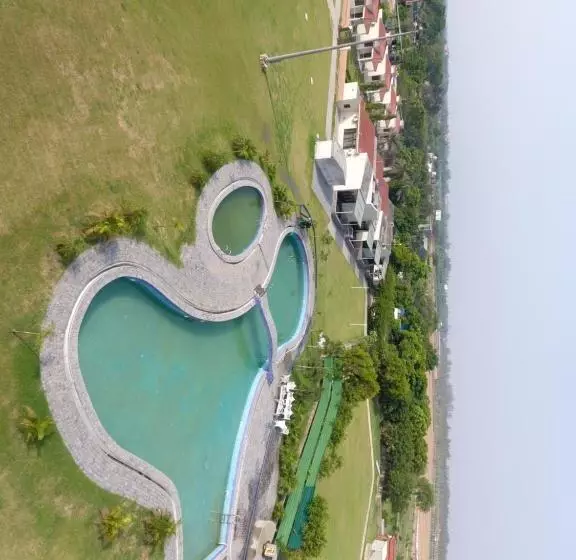 Drive In 22 Resort