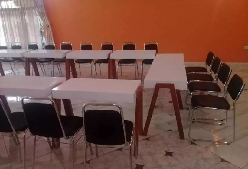 Hotelli Africa Lodge Arusha