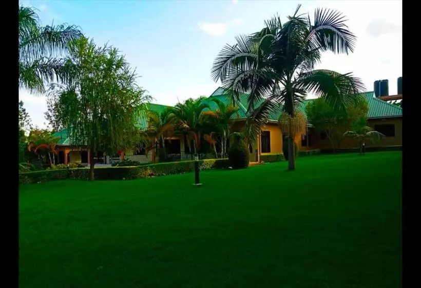 Hotelli Africa Lodge Arusha