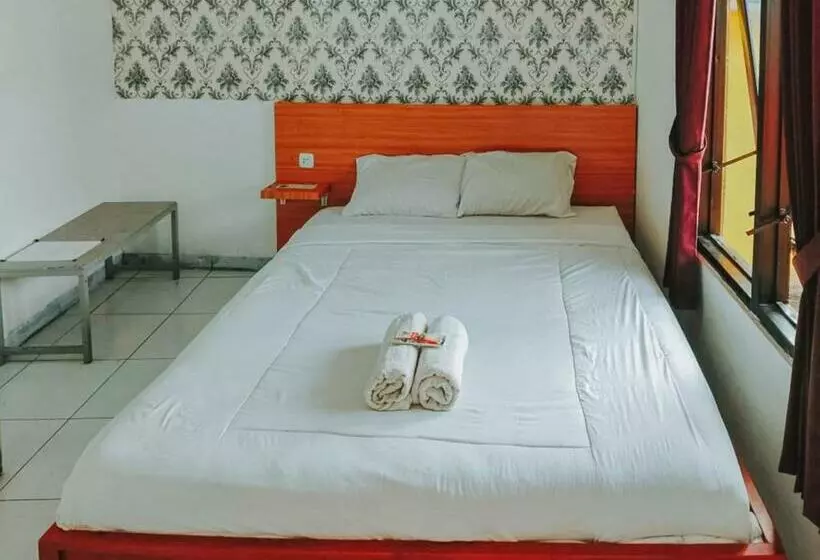Hotelli De Luck Homestay Near Alun Alun Sidoarjo Mitra Reddoorz