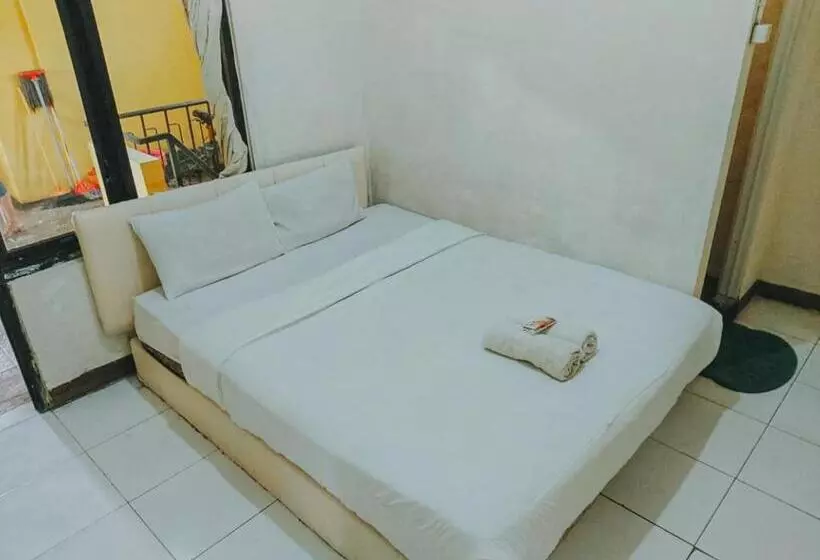 Hotelli De Luck Homestay Near Alun Alun Sidoarjo Mitra Reddoorz