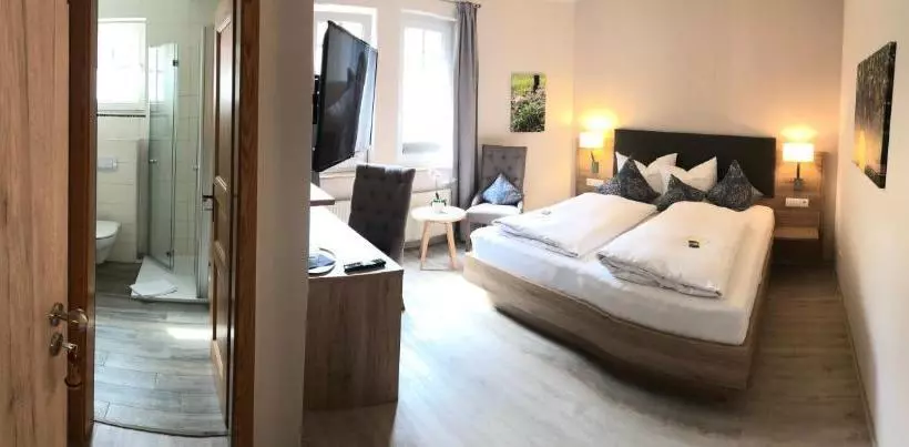 Hotelli Gästehaus Schmitt Und Tacheles Landrestaurant