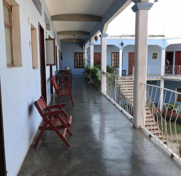 בית מלון כפרי Izala