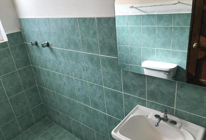 בית מלון כפרי Izala