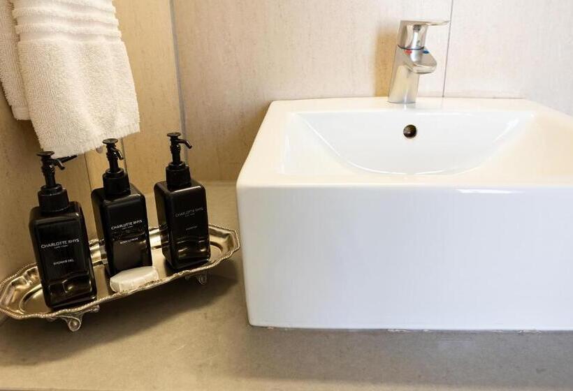 호텔 Kathu Gamagara Lodge