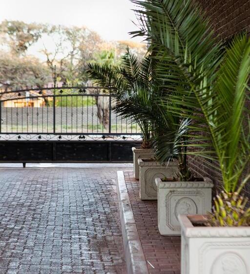 호텔 Kathu Gamagara Lodge