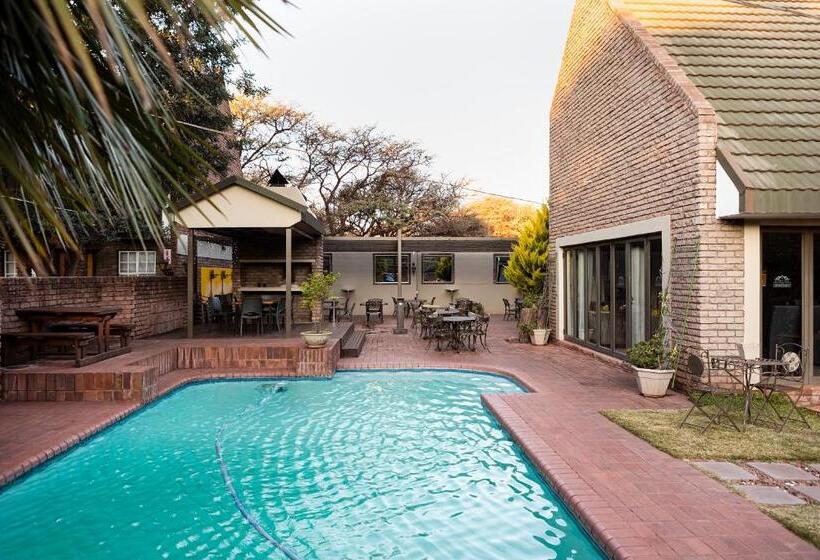 호텔 Kathu Gamagara Lodge