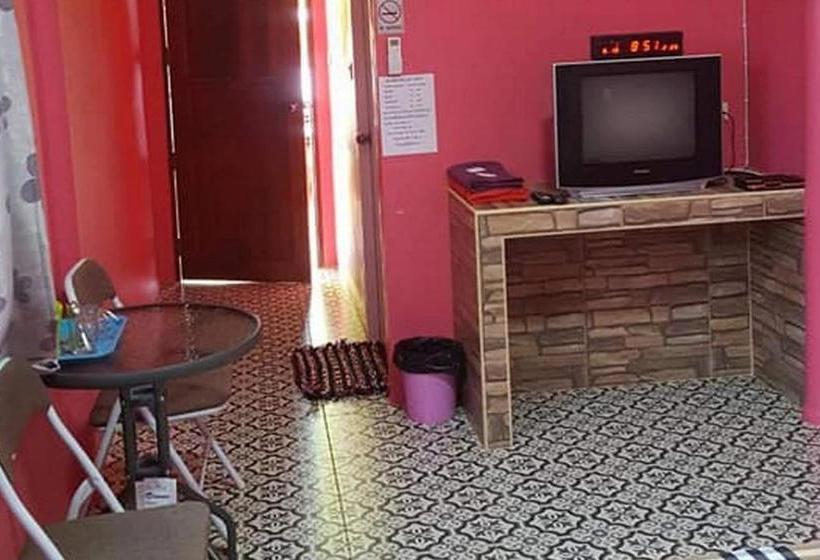 ホテル Oyo 1092 Sea Of Love