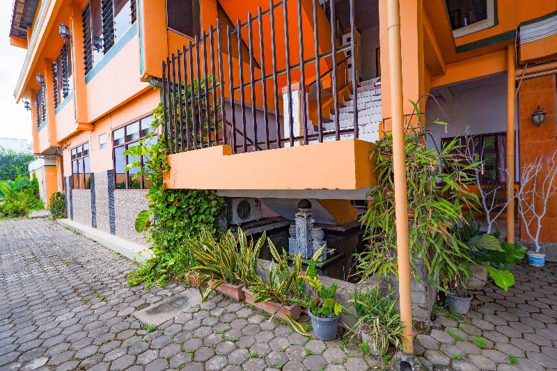 Hotel Oyo 2855 Sartika  Pati