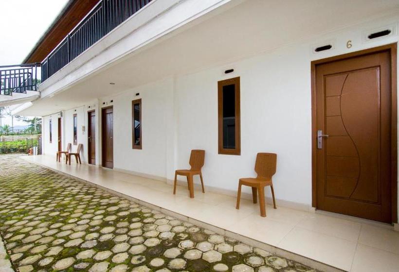 בית מלון כפרי Oyo 3087 Putri Sriwijaya  & Resort Syariah