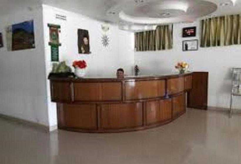 בית מלון כפרי Polo Regency