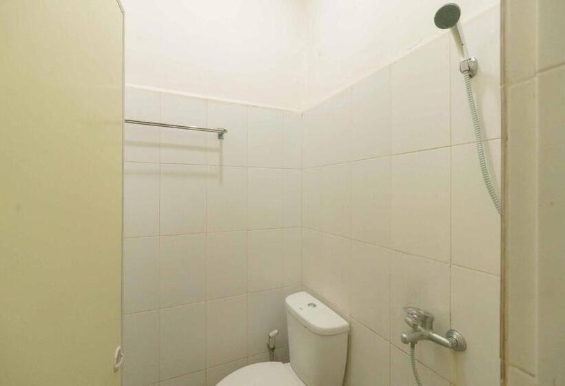 فندق Reddoorz @ Haraito Tarutung