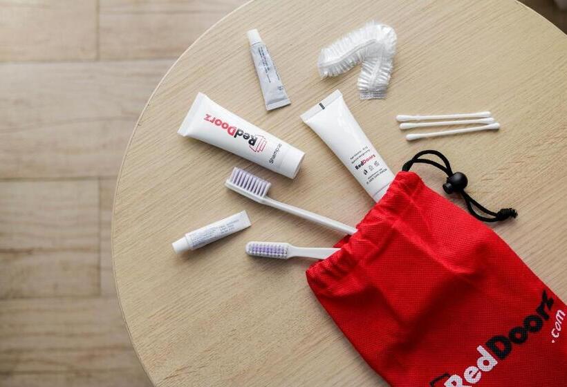 فندق Reddoorz @ Haraito Tarutung