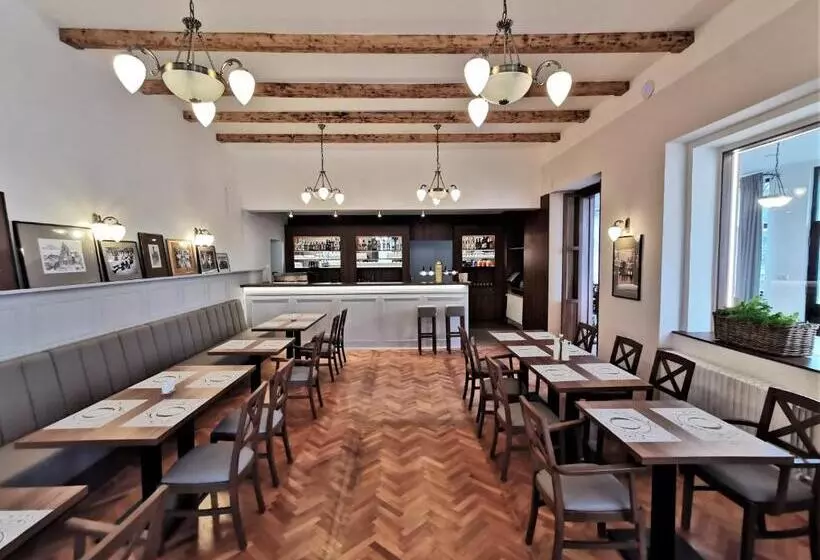 Hotelli švýcarský Dům