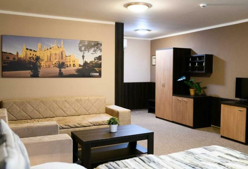 فندق Vinařství U Kapličky