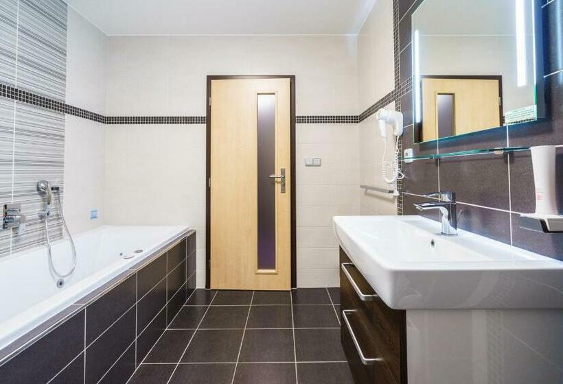 فندق Vinařství U Kapličky