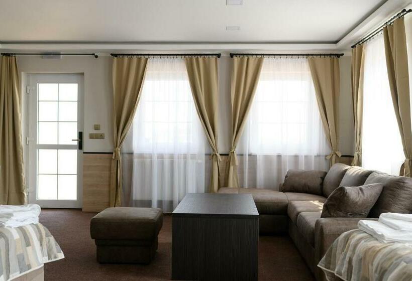 فندق Vinařství U Kapličky