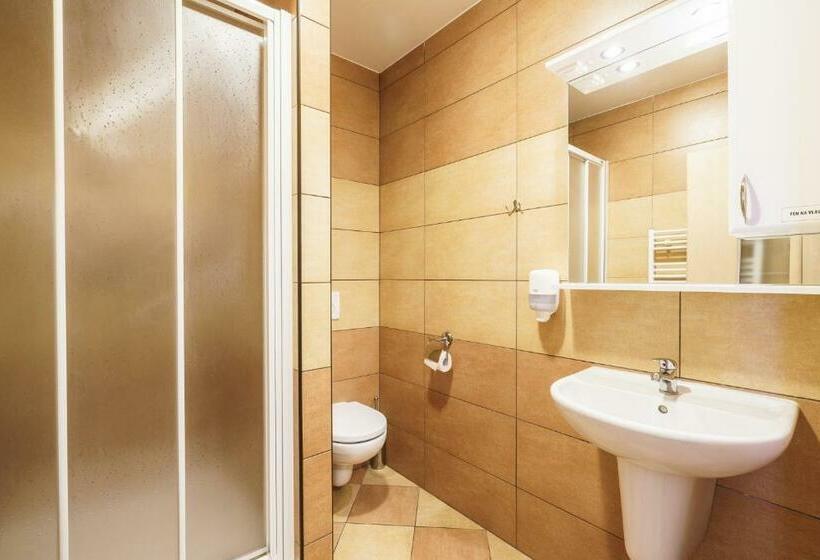 فندق Vinařství U Kapličky