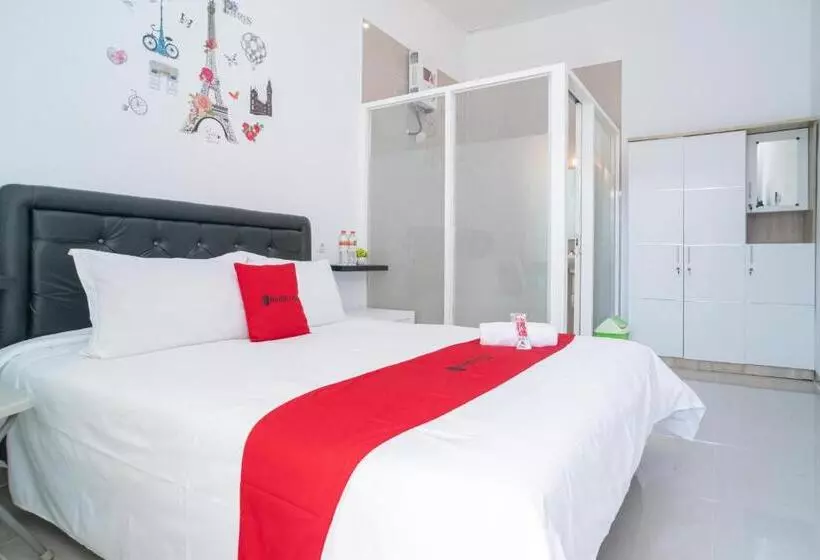 ペンション Reddoorz Syariah At Winong Nganjuk